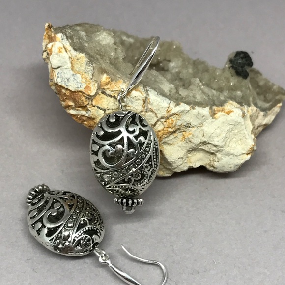 Silver filigree drop earrings, new, never worn. - Picture 6 of 7